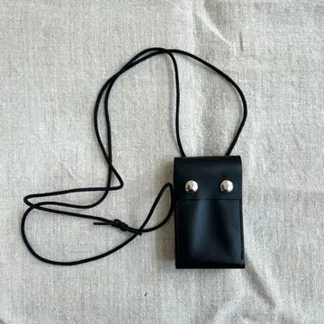 TEMBEA 스트랩 지갑