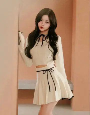 [ Darich ] 허리 오픈 리본 디자인 니트 미니 원피스