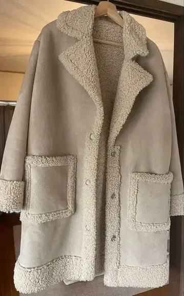 무스탕 코트 베이지