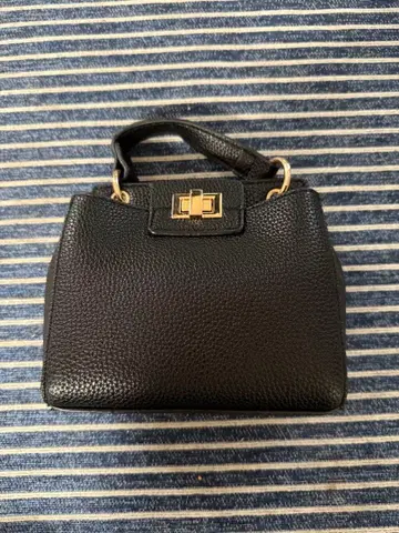 블랙 가죽 숄더백