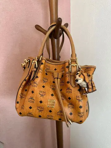 MCM 로고 프린트 핸드백