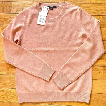 유니클로 캐시미어 크루넥 스웨터