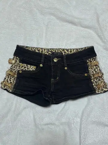 00s 초레어템 헤이세이 갸루 y2k d.i.a.풍 레오파드 무늬 숏팬츠