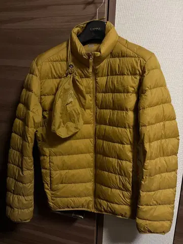 새상품급 남성용 유니클로 UNIQLO 울트라 라이트 다운 자켓 코트 S