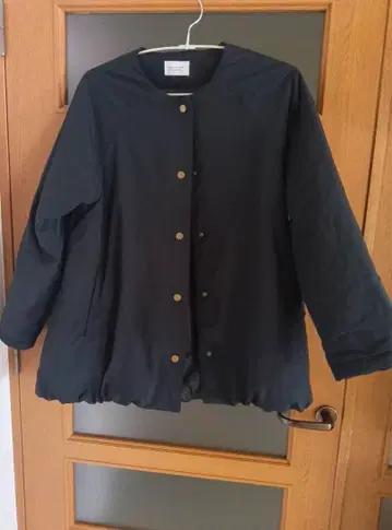 무목테키 가볍고 따뜻한 충전솜 노카라 코트