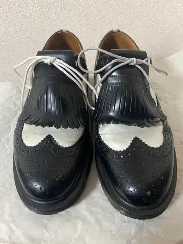 닥터마틴 x 비빔스 태슬 윙팁 화이트/블랙 드레스 슈즈