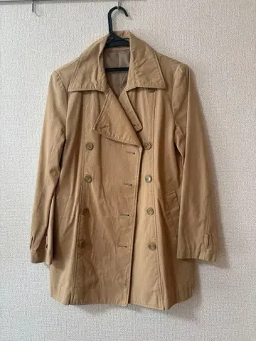 베이지 트렌치코트