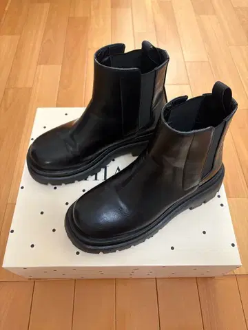 HIAND 첼시 숏 부츠 블랙 사이드 고어 부츠