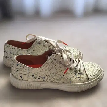 갈라짐 무늬 스니커즈 42