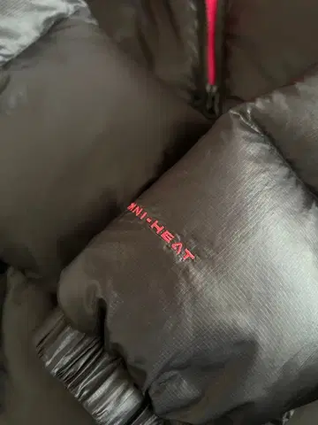 컬럼비아 다운 블랙 x 핑크