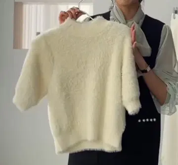 포근포근 화이트 반팔 니트