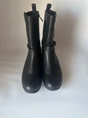 [새상품급] MBT 2023년 가을/겨울 모델 부츠 23.7cm