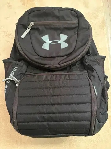 언더 아머 블랙 백팩