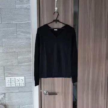 DRESSTERIOR 네이비 V넥 긴팔 니트