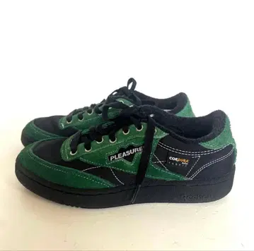 새상품급 PLEASURES x REEBOK CLASSIC CLUB