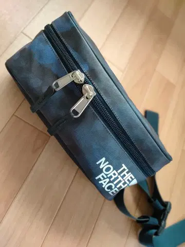 THE NORTH FACE 카모플라쥬 바디백 숄더백