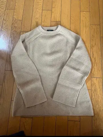 Theory 베이지 리브 스웨터 긴팔