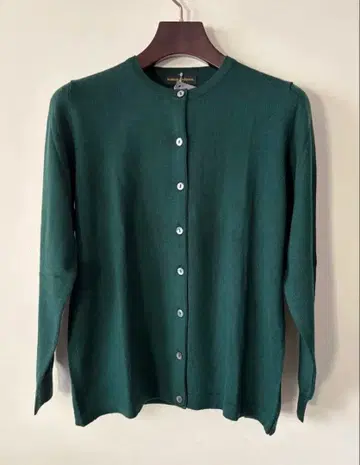 새상품 영국제 다크 그린 버튼 가디건 긴팔