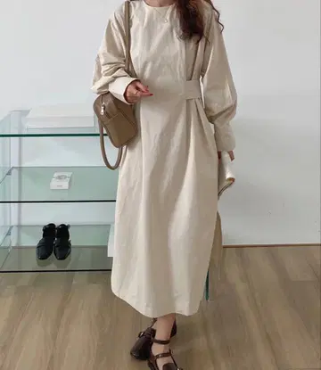 허리 절개 볼륨 슬리브 원피스