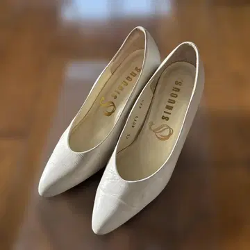 SINUOUS 가죽 하이힐 22.5cm