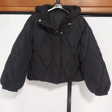 블랙 퀼팅 자켓 후드 부착