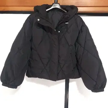 블랙 퀼팅 자켓 후드 부착