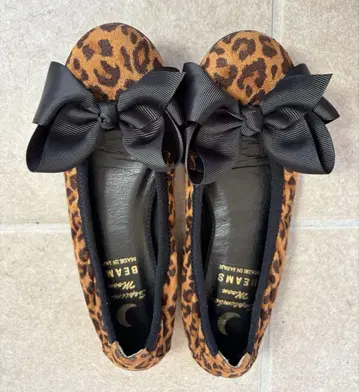 BEAMS 레오파드 무늬 플랫슈즈