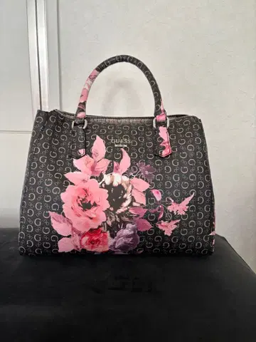 Guess 꽃무늬 토트백