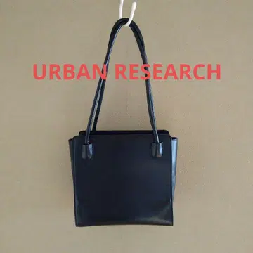 블랙 숄더백 외 포켓 부착