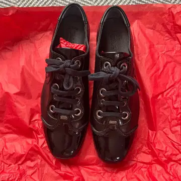 미사용 BALLY 에나멜 드레스 슈즈