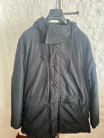 후드 부착 블랙 롱 다운 자켓