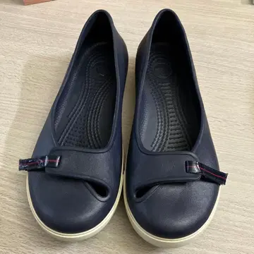 크록스 네이비 플랫슈즈