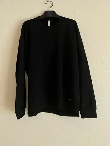 ATTACHMENT 블랙 롱 T셔츠