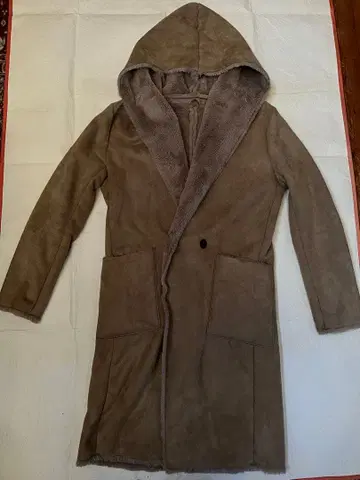 모카 남성용 무스탕풍 롱 코트 후드 부착