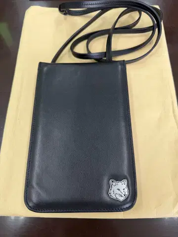 메종 키츠네 블랙 가죽 숄더백