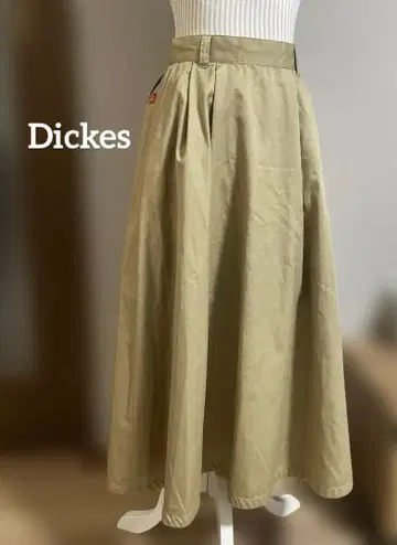 새상품급 Dickies 디키즈 플레어 스커트 베이지 M 사이즈 정도