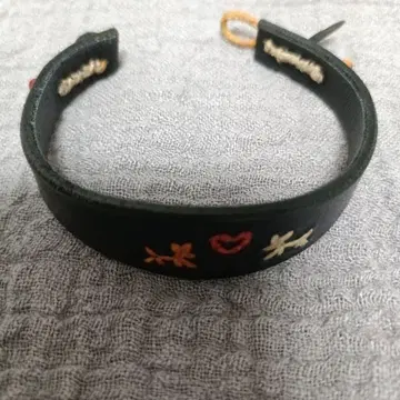 앙리 퀴엘 팔찌 블랙 개 자수