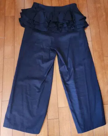 택 포함 빔즈 백 프릴 네이비 와이드 팬츠