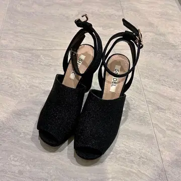 [ 새상품급 ] SNIDEL 힐 스트랩 뮬 블랙 라메
