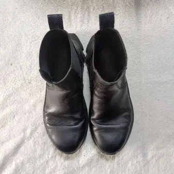 명작 ZARA Vibram 밑창 가죽 첼시 앵클부츠 블랙