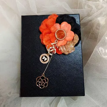 손염색 천꽃 아네모네와 비쥬 컴포지션 코사지 브로치