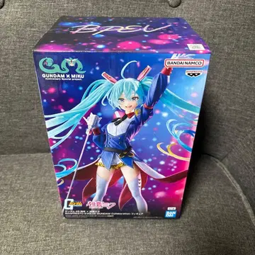 GUNDAM x 하츠네 미쿠 피규어