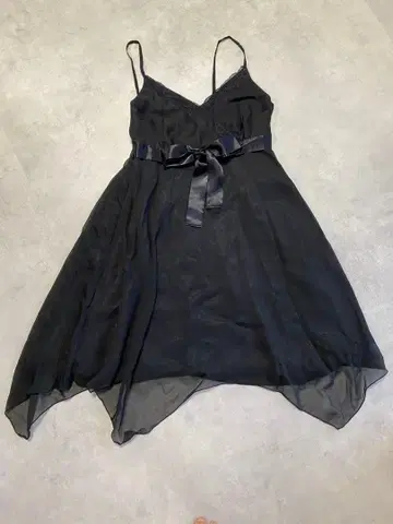 블랙 슬립 드레스 비대칭 헴