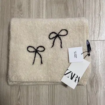 ZARA 리본 자수 머플러 크림