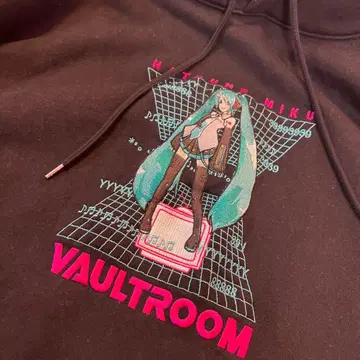 하츠네 미쿠 vault room 후드티 블랙