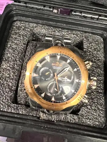 INVICTA 크로노그래프 1000미터 방수