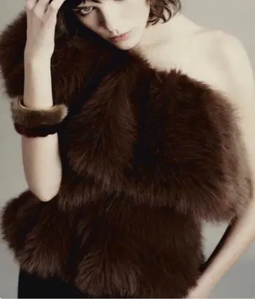 ZARA 리미티드 에디션 인조 모피 상의 XS