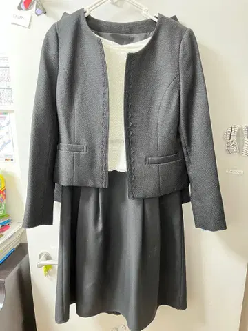 레이스 탑과 스커트 셋업 9AR