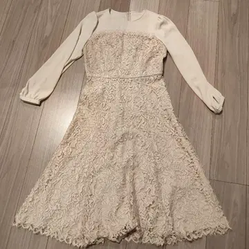 아이보리 레이스 긴팔 플레어 원피스