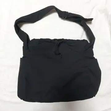 유니클로 C 소프트 퍼피 숄더백 유니클로 숄더백